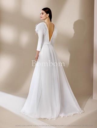 Mono de creppe con sobre falda de organza - Imagen 2