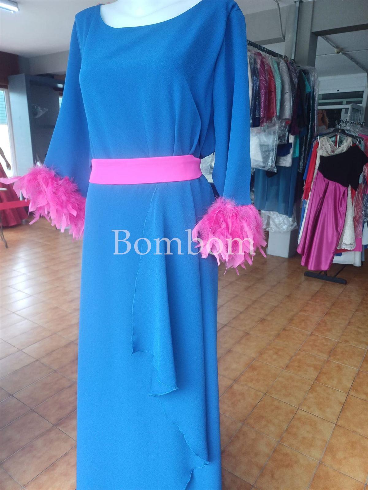 Vestido de madrina azul con plumas talla grande hasta 64 - Imagen 1