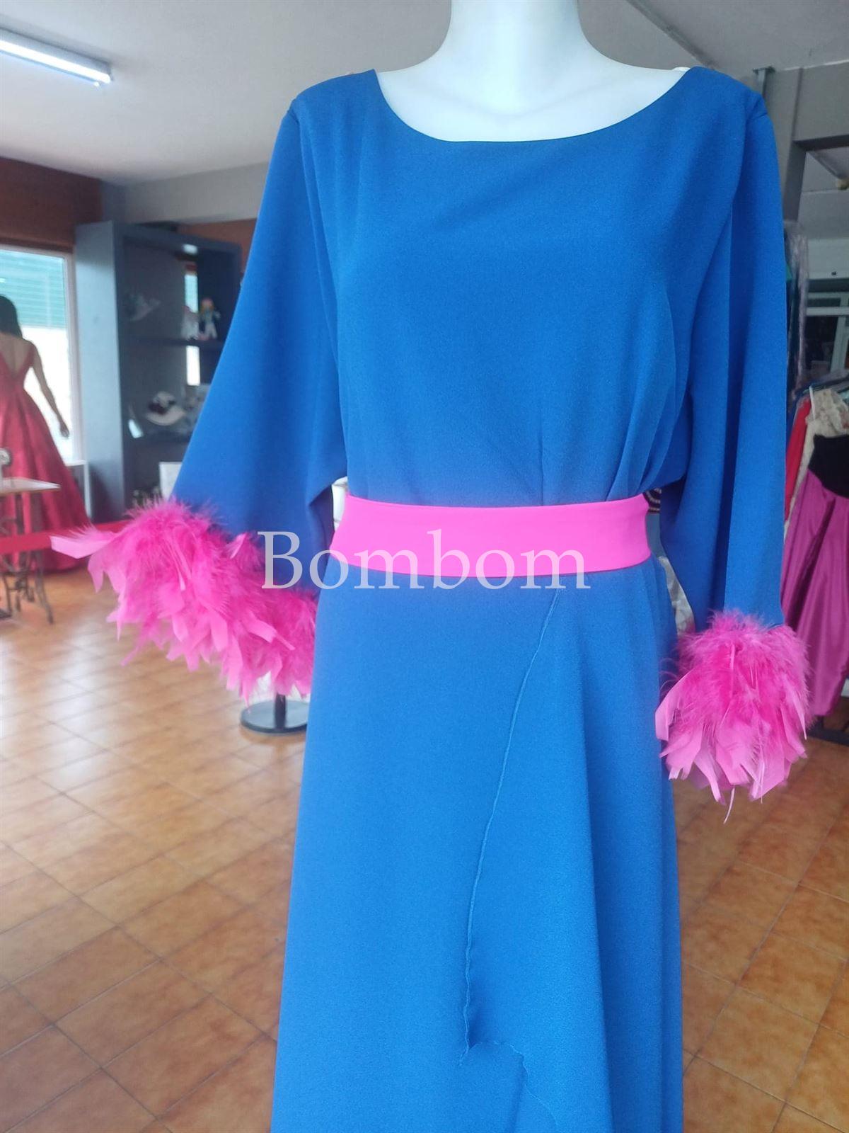 Vestido de madrina azul con plumas talla grande hasta 64 - Imagen 2