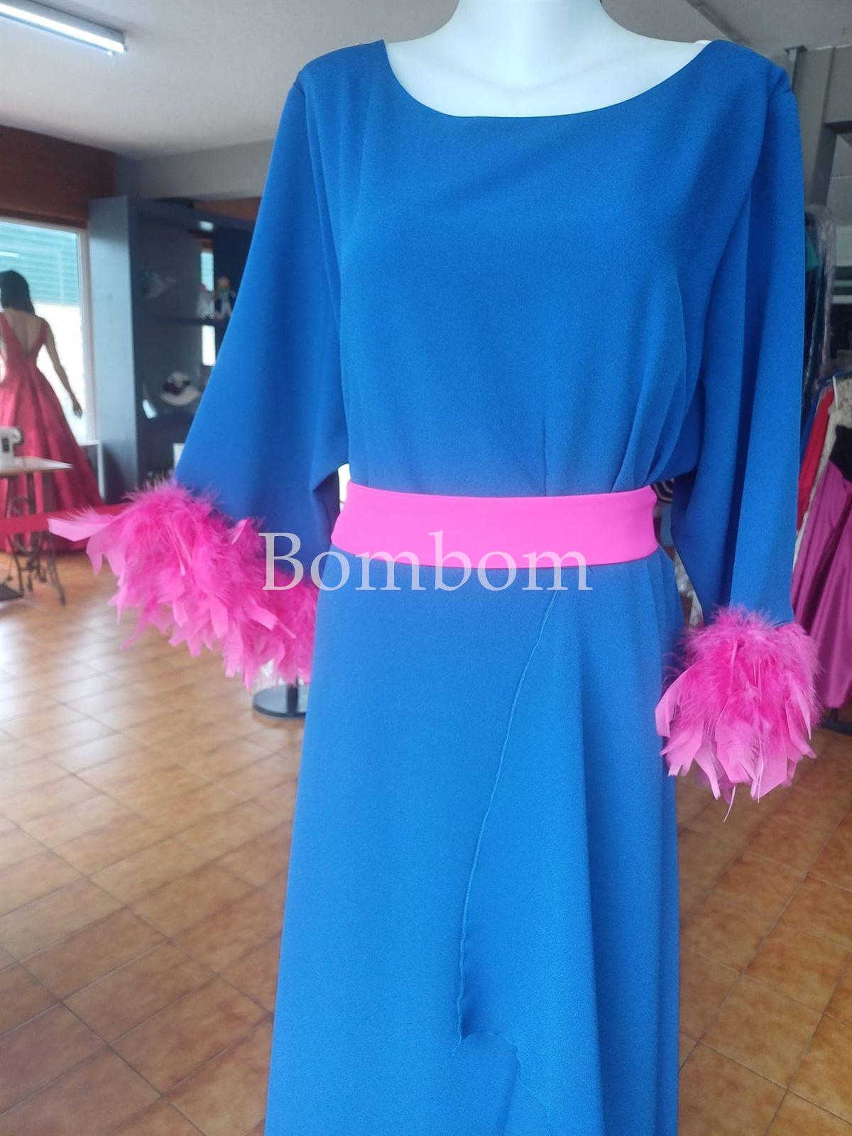 Vestido de madrina azul con plumas talla grande hasta 64 - Imagen 3