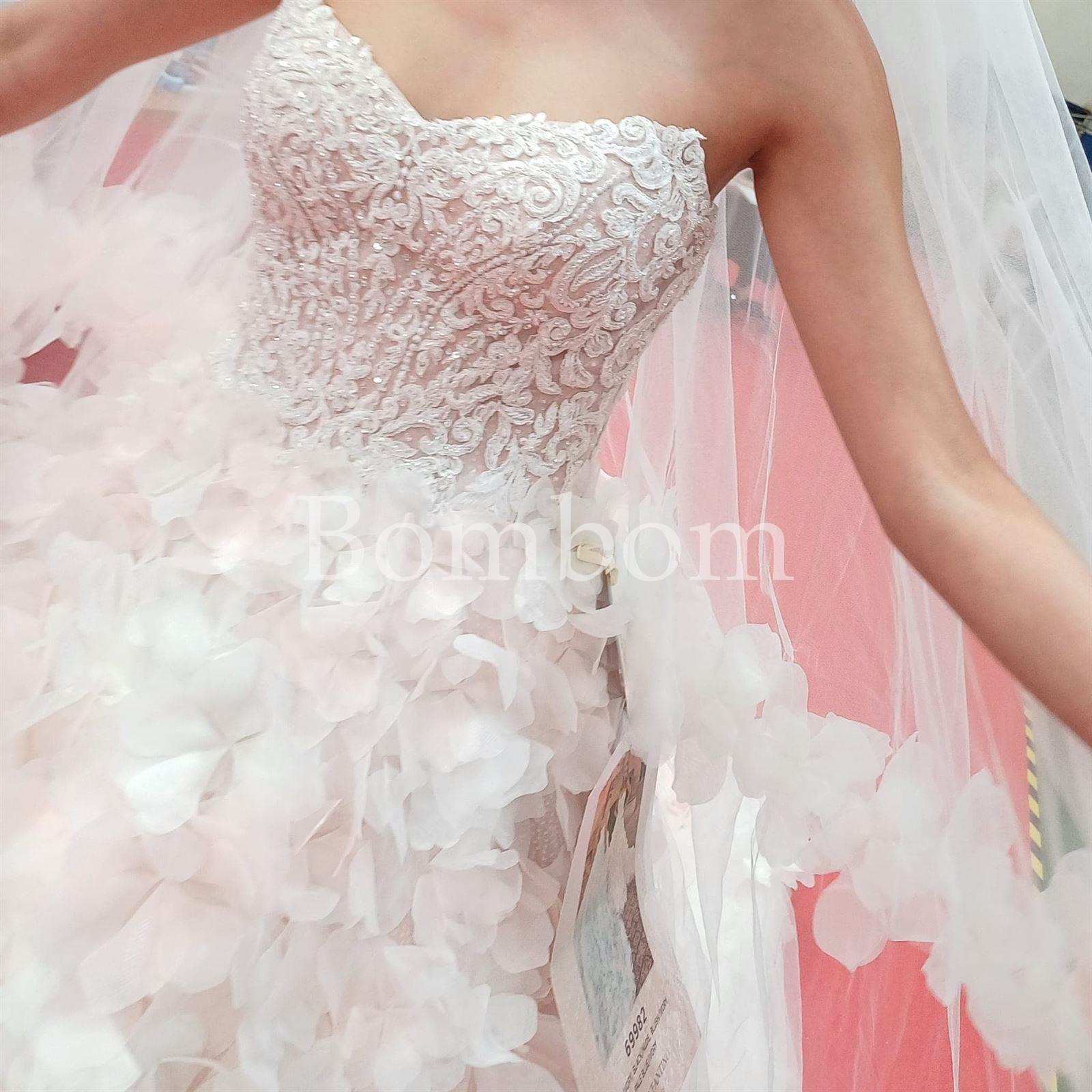 Vestido de novia rosa - Imagen 3